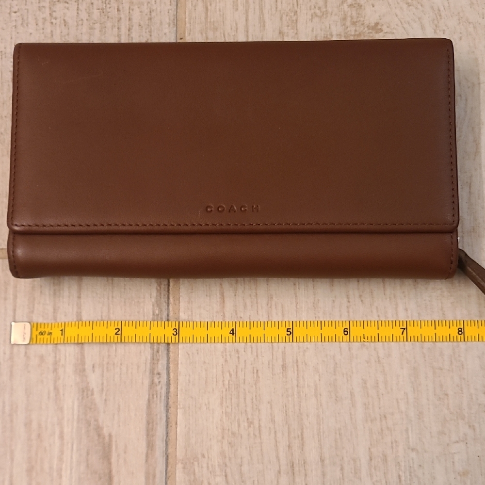 Coach Brown Leather Wallet In Like New Condition!
